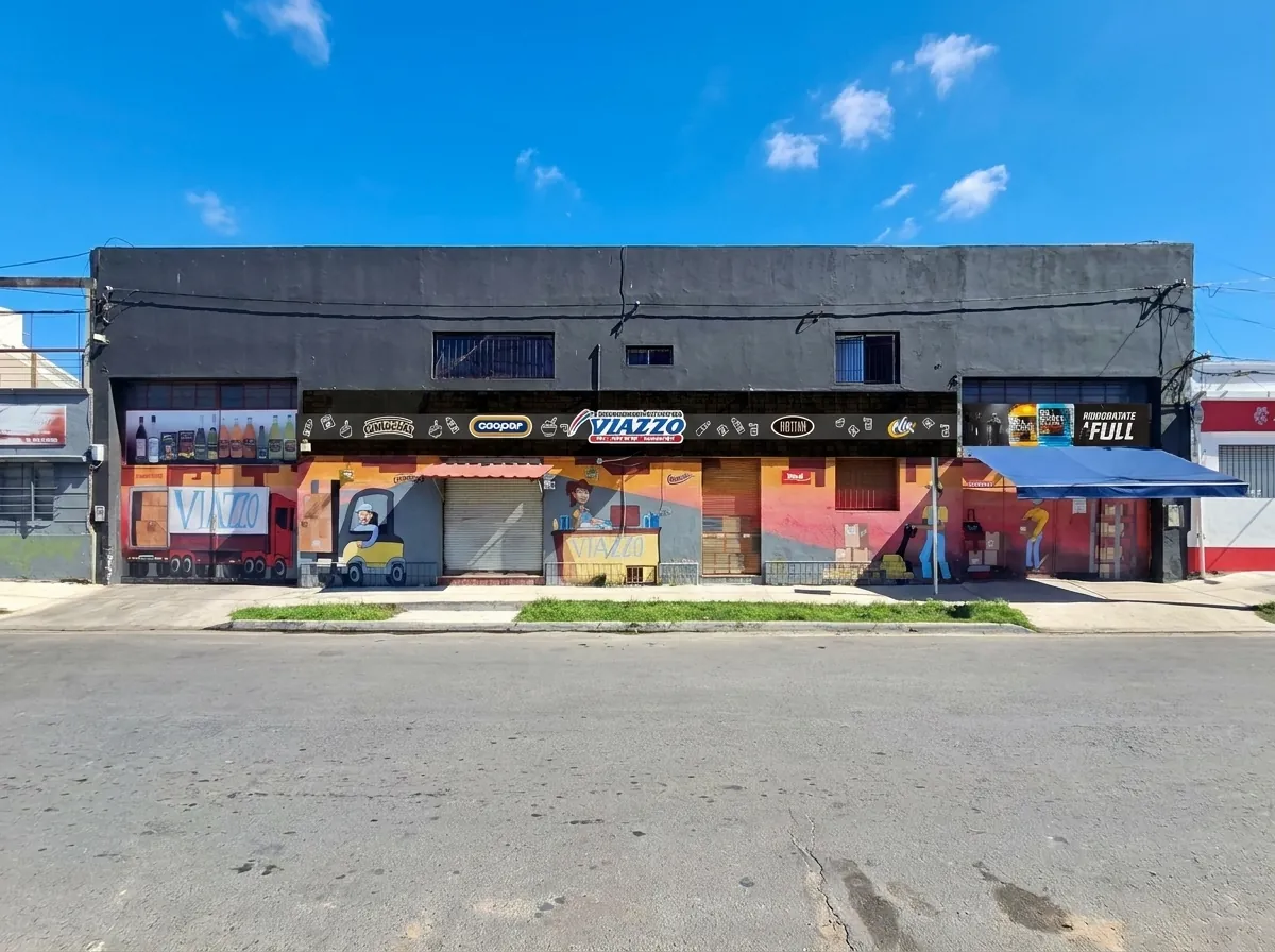 Fachada de la sucursal VIAZZO en Las Piedras, Canelones